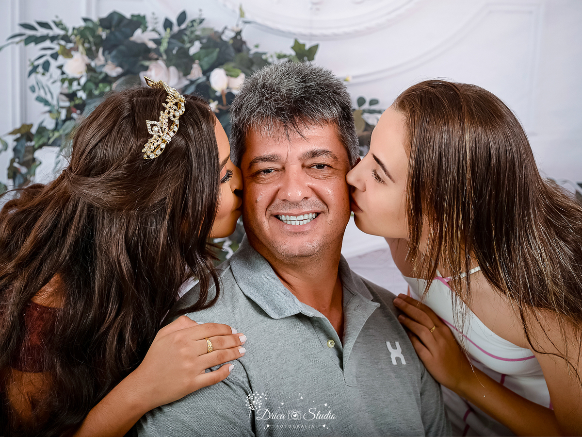 fotos de 15 anos - fotos de 15 anos em estúdio - fotos de 15 anos em família - fotos de aniversário - fotos profissionais de 15 anos - fotos em família - fotos em estúdio - Xinguara - Pará - Drica studio 