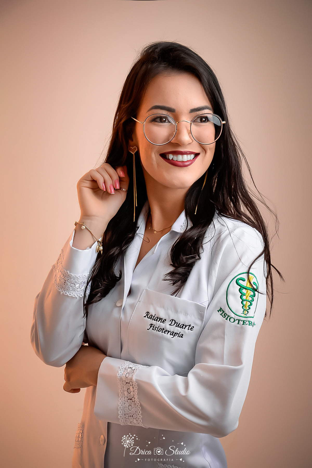 fotos profissionais - fotos de perfil profissional - fotos para trabalho - fotos em studio - fotos de fundo branco - fotos para publicidade - fotos para publicidade em estúdio - Xinguara - Pará - fotografia - Drica estúdio 