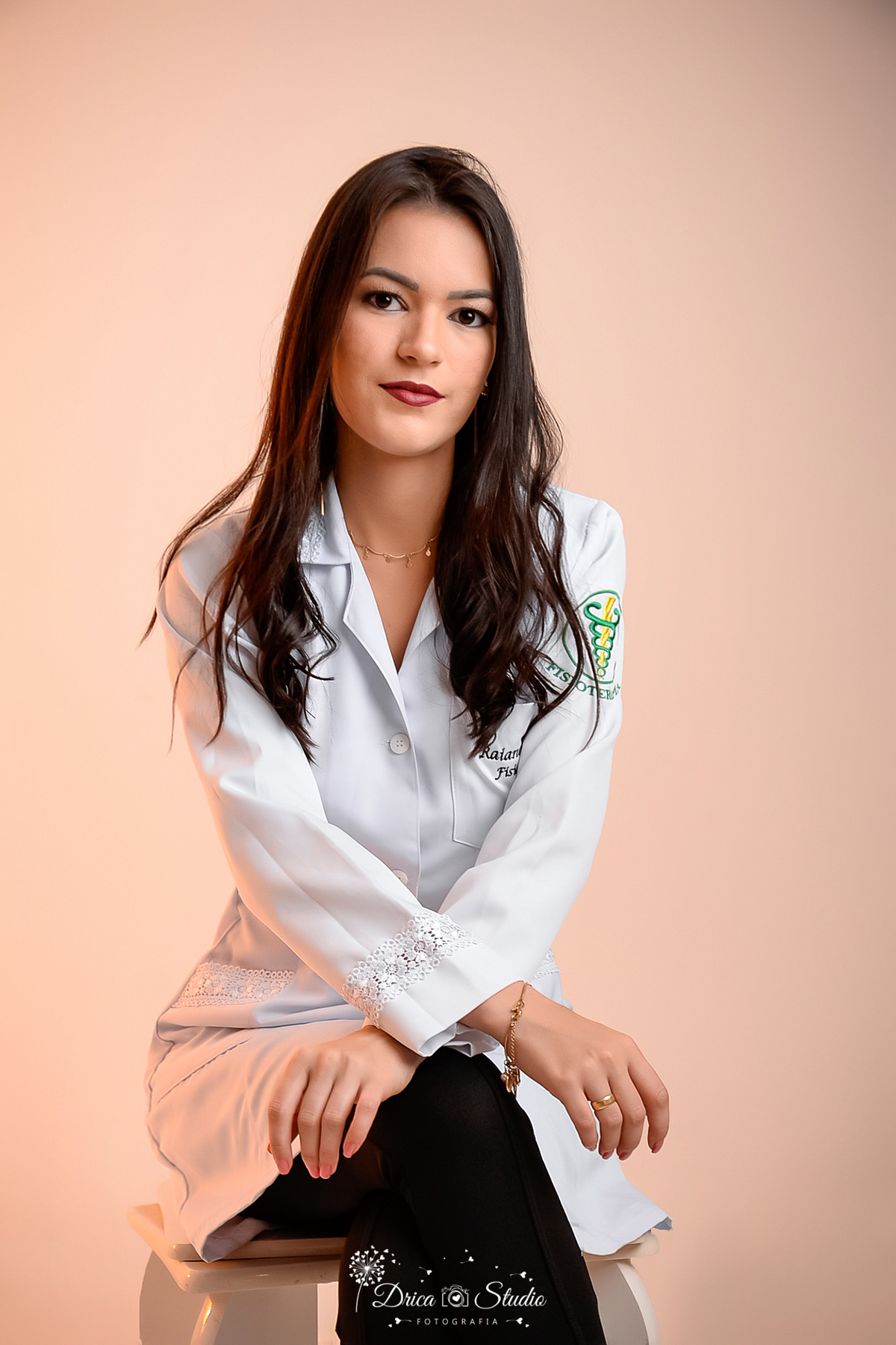 fotos profissionais - fotos de perfil profissional - fotos para trabalho - fotos em studio - fotos de fundo branco - fotos para publicidade - fotos para publicidade em estúdio - Xinguara - Pará - fotografia - Drica estúdio 