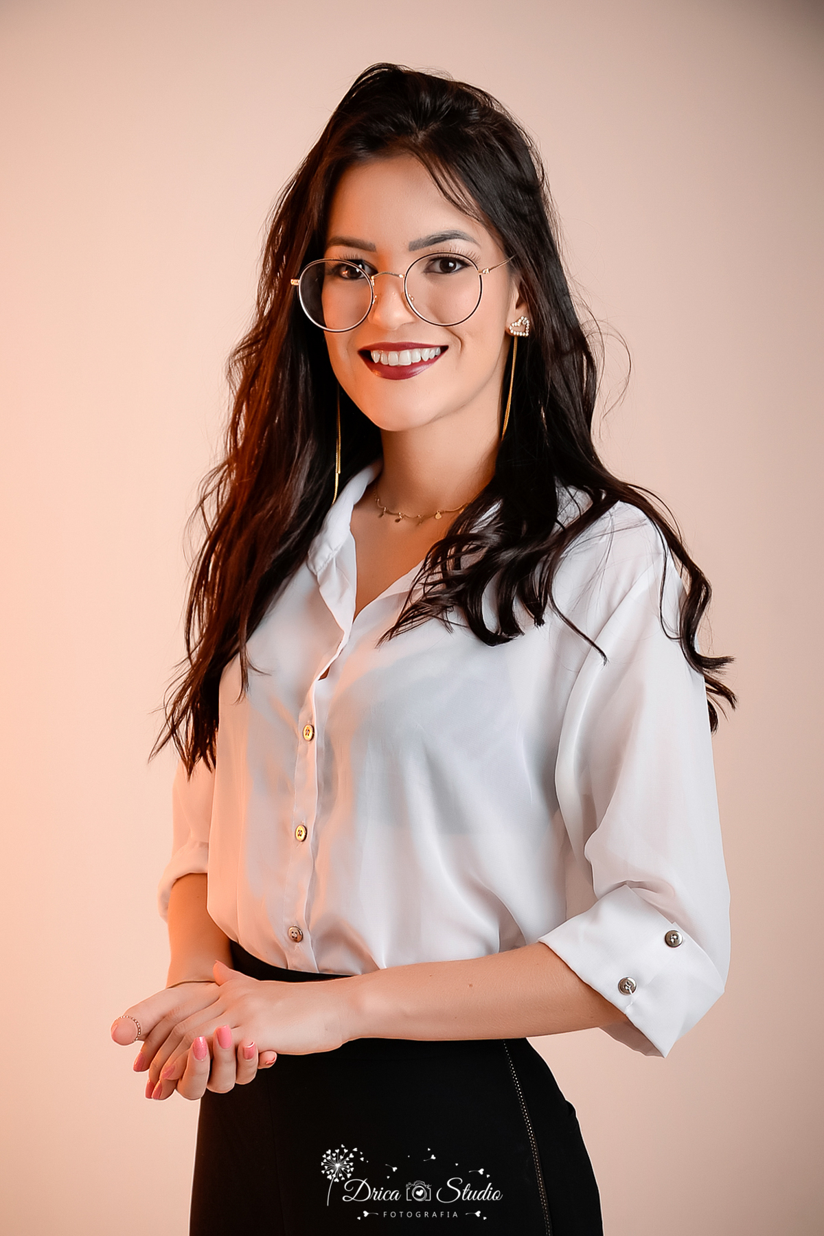 fotos profissionais - fotos de perfil profissional - fotos para trabalho - fotos em studio - fotos de fundo branco - fotos para publicidade - fotos para publicidade em estúdio - Xinguara - Pará - fotografia - Drica estúdio 