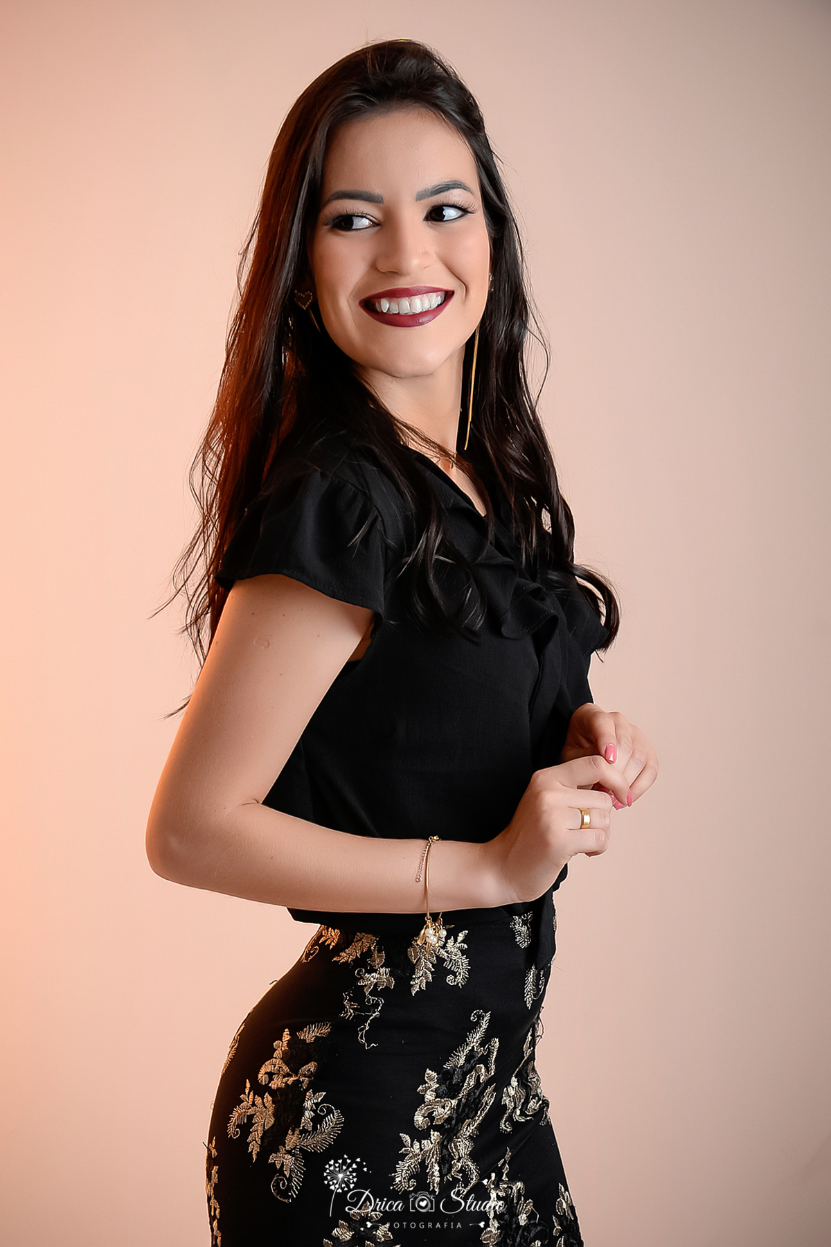 fotos profissionais - fotos de perfil profissional - fotos para trabalho - fotos em studio - fotos de fundo branco - fotos para publicidade - fotos para publicidade em estúdio - Xinguara - Pará - fotografia - Drica estúdio 