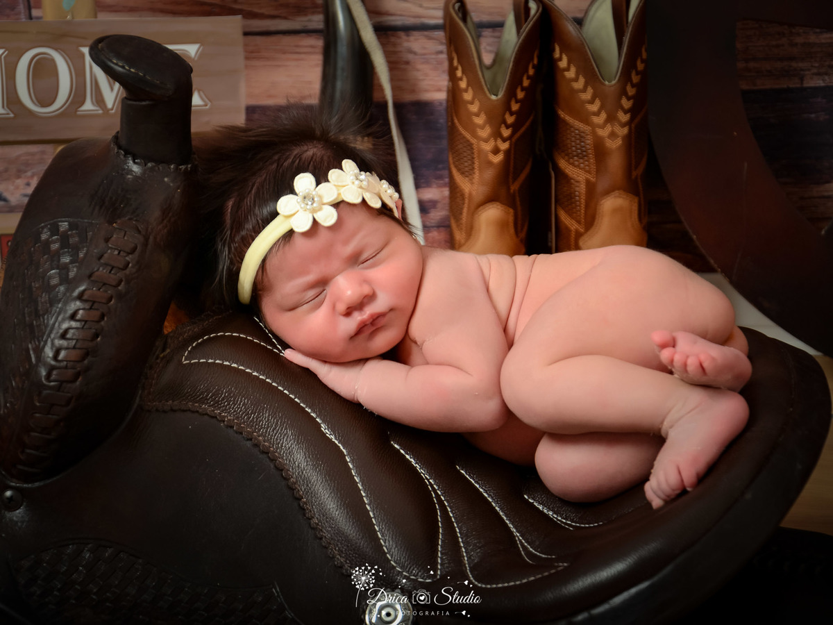 Newborn - fotos infantis - fotos de recém nascidos - fotos em estúdio - cenários para recém nascidos - fotos infantis criativas - fotos infantis country - Xinguara - Pará - Fotografia - Drica studio