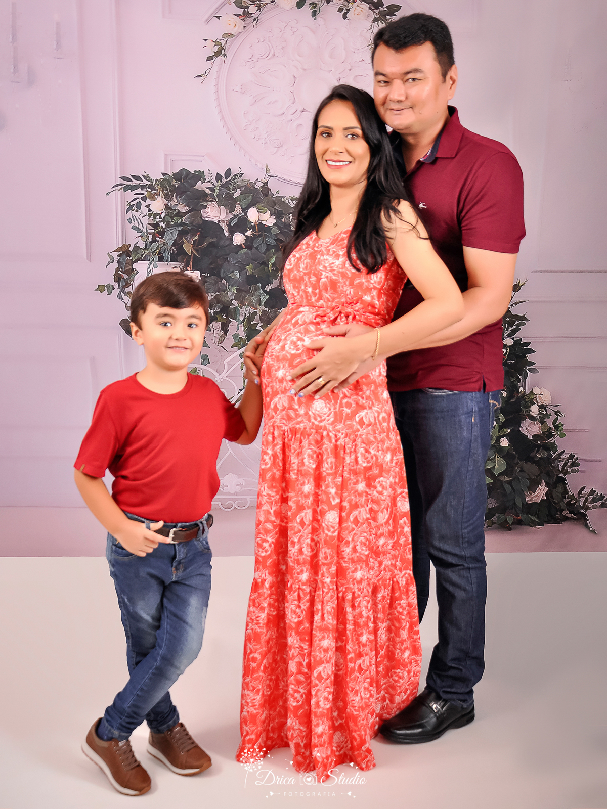 Fotos gestante - fotos família - fotos em stúdio de gestantes - fotos de gestação - fotos gestante com família - 9 meses -  fotos em estúdio – fotos criativas de gestantes – meu mundo azul – Xinguara – Pará – Drica stúdio