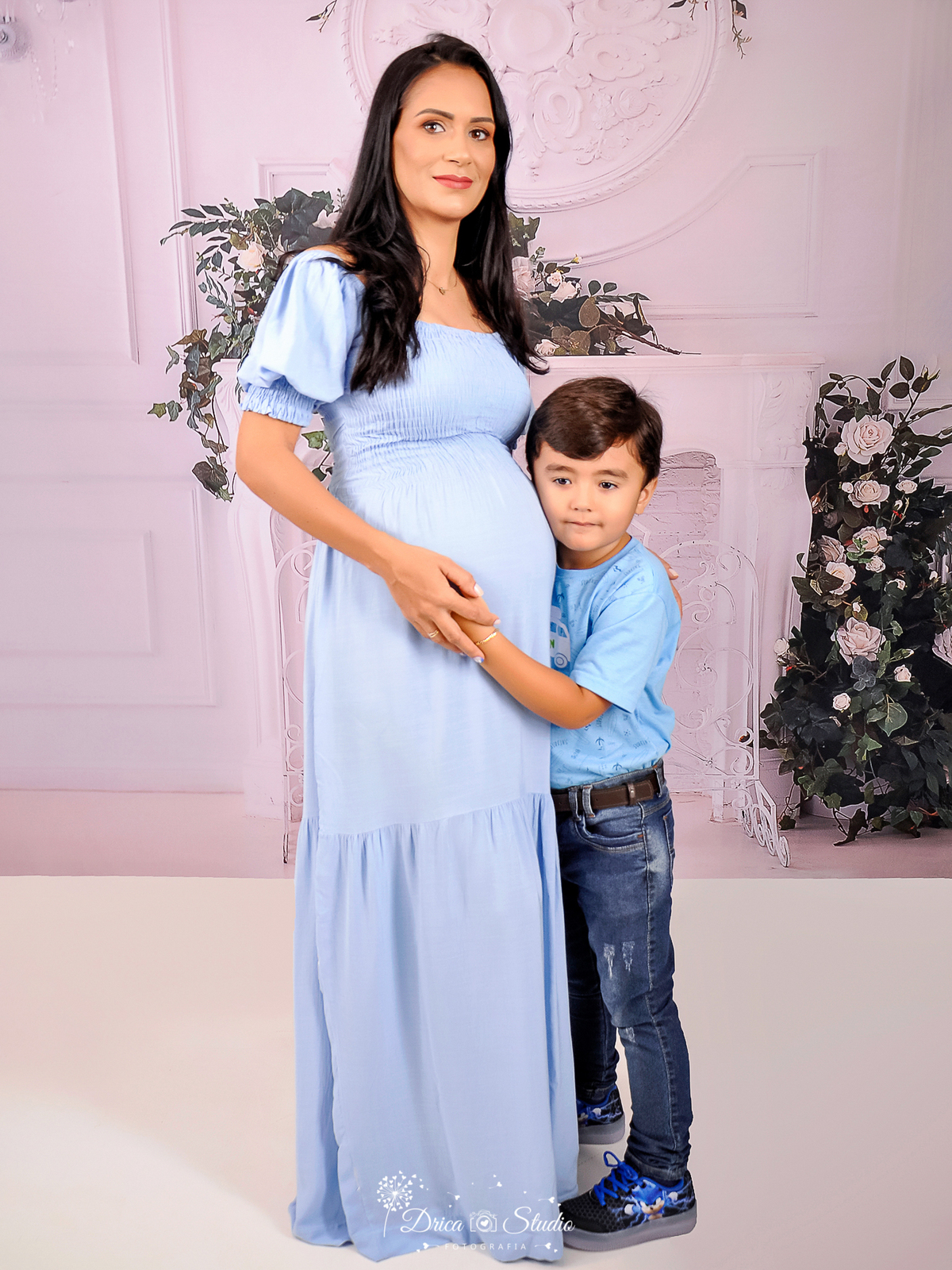 Fotos gestante - fotos família - fotos em stúdio de gestantes - fotos de gestação - fotos gestante com família - 9 meses -  fotos em estúdio – fotos criativas de gestantes – meu mundo azul – Xinguara – Pará – Drica stúdio