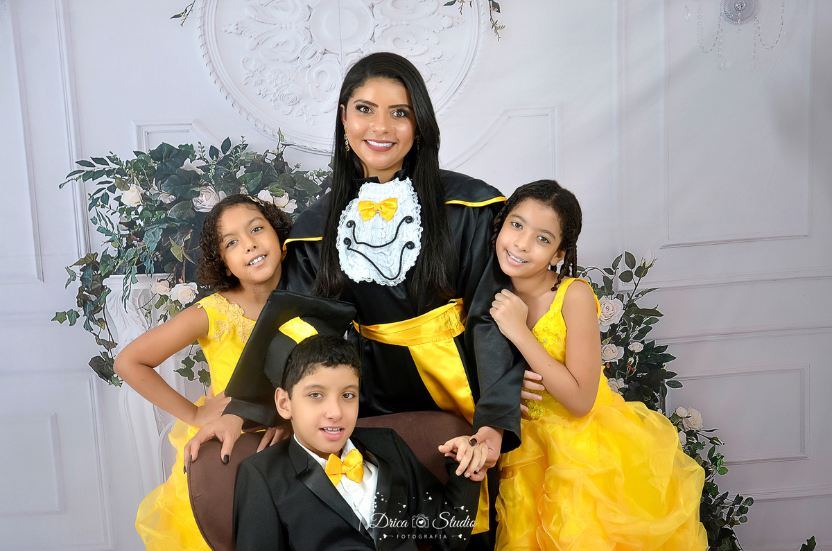 Fotos profissionais - fotos de perfil profissional - fotos publicidade - fotos em estúdio - fotos em farmácia - farmacêutica -  fotos formandos - formandos - beca - Xinguara - Pará - Drica studio fotografia