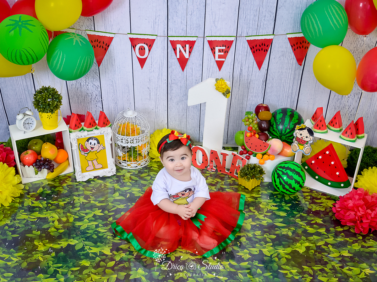 Smash de cake - smash de frut - fotos com frutas - fotos infantis com frutas - foos com bolos - fotos com cenários temáticos - fotos de 1 ano - fotos infantis - Xinguara - Pará - Drica studio - fotos menina - fotos em estúdio - fotos de aniversário 