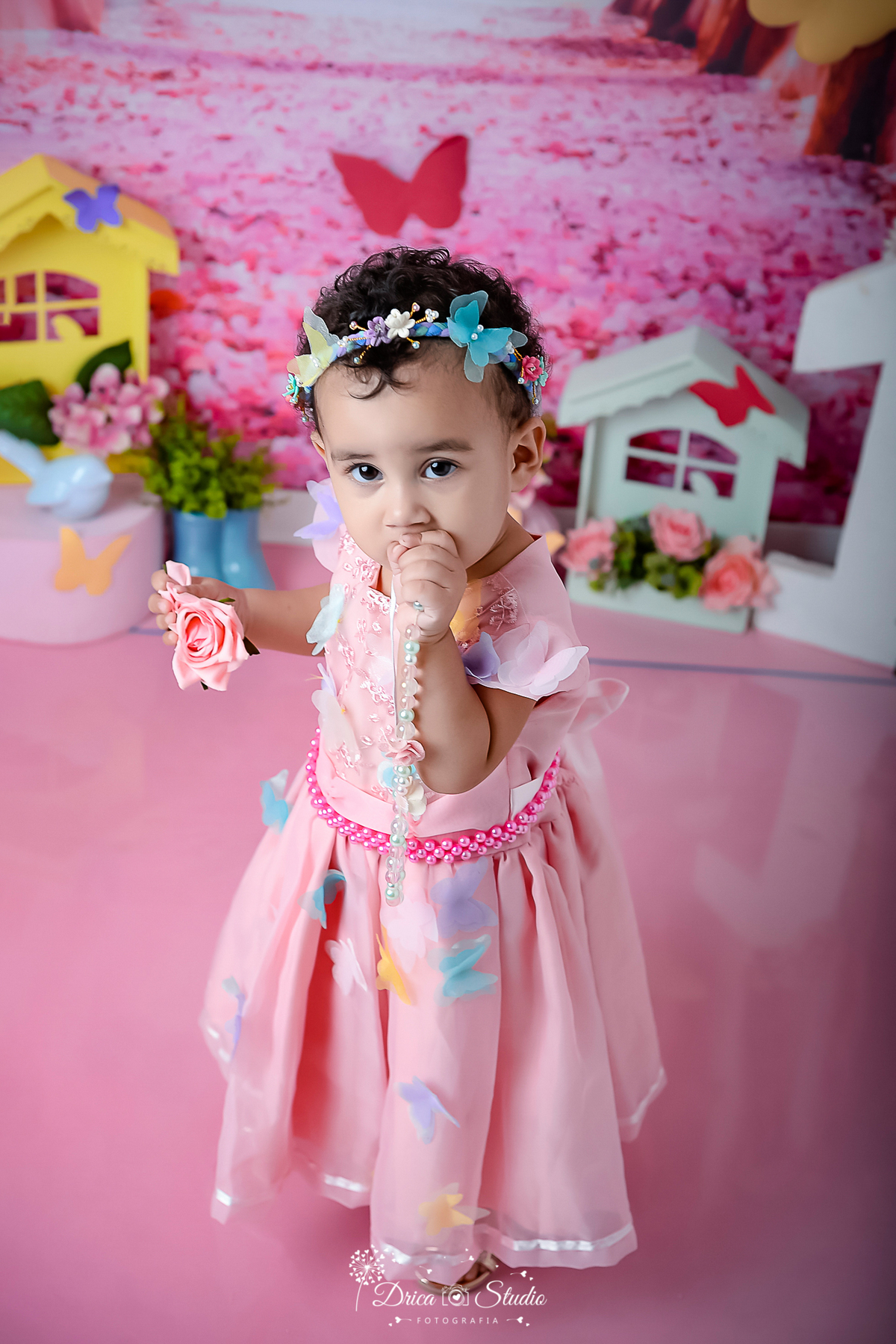 smash de cake - jardim encantado - fotos em cenário infantil - fotos em estúdio - meu mundo rosa - fotos 1 ano - tema de aniversario - fotos infantis - menina - cenário de borboleta - Drica stúdio - Xinguara - Pará