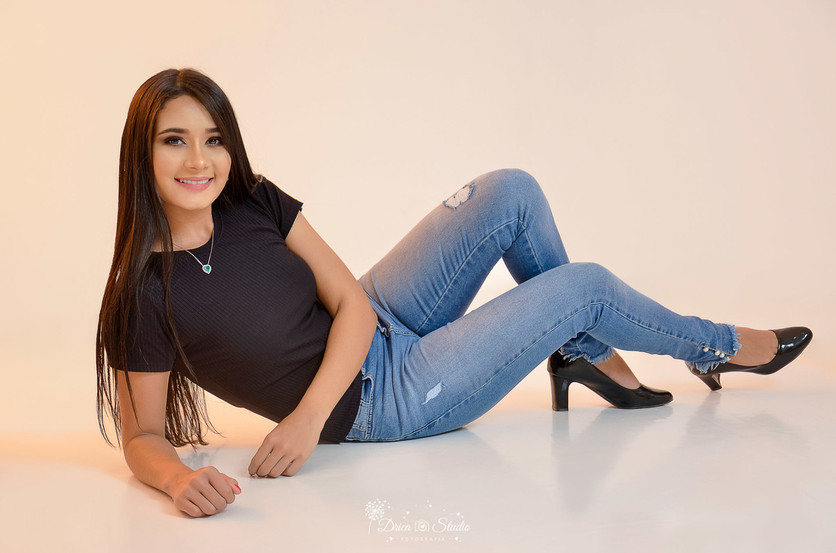 Família - fotos em estúdio - fotos fundo branco - fotos em família - fotos mãe e filhas - fotos de mulheres - fotos femininas - Xinguara - Pará - Drica studio - fotos e familia de mulheres