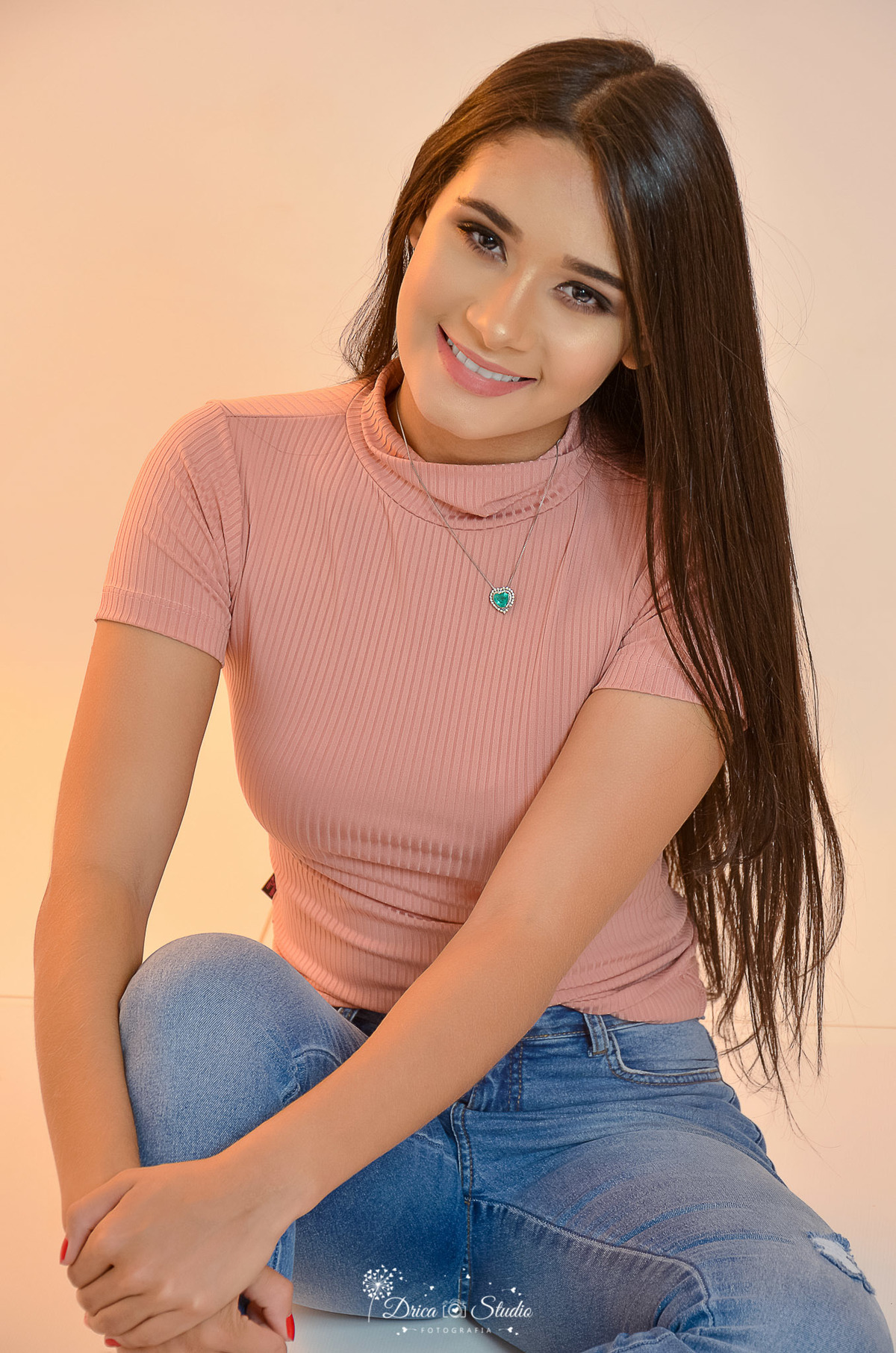 Família - fotos em estúdio - fotos fundo branco - fotos em família - fotos mãe e filhas - fotos de mulheres - fotos femininas - Xinguara - Pará - Drica studio - fotos e familia de mulheres