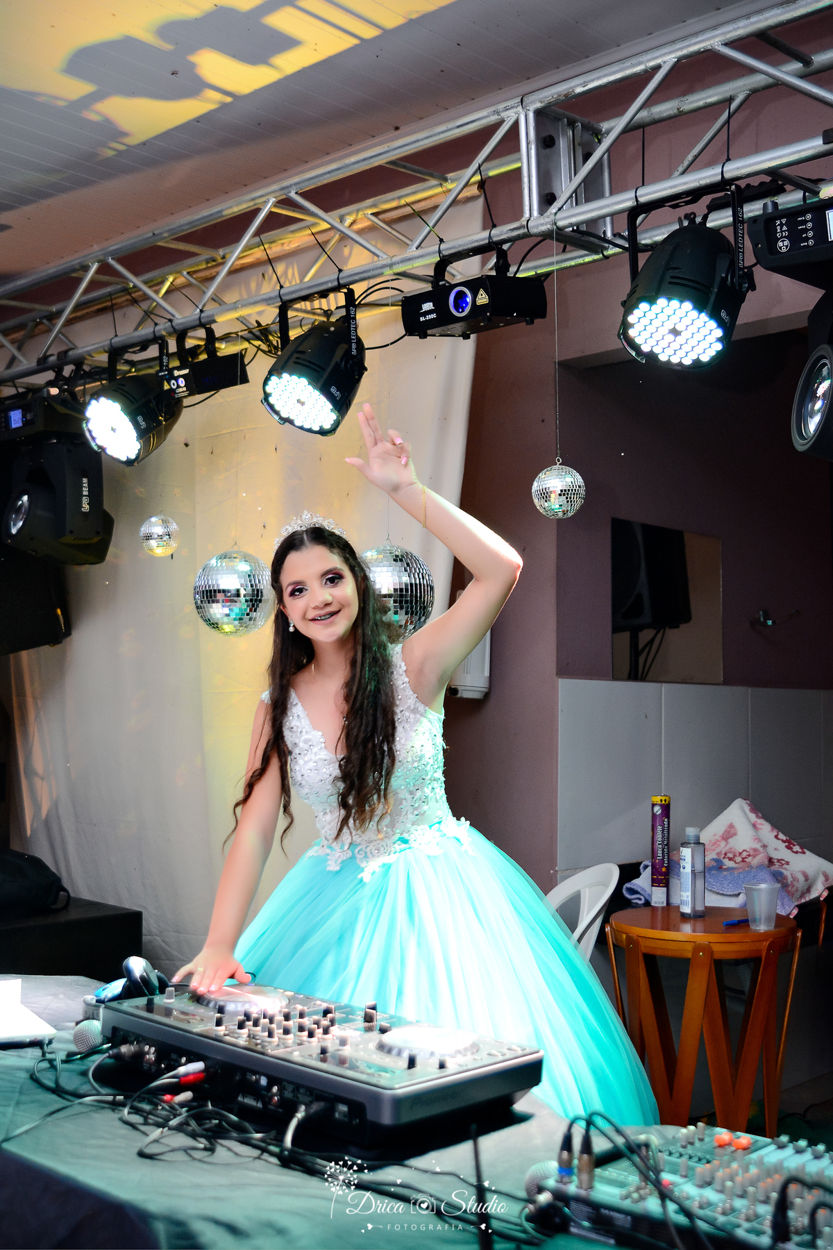 Aniversário - fotos 15 anos - fotos externas - fotos de aniversário - debutante - fotos de debutantes - fotos decoração de aniversário - vestidos de debutantes - fotos profissionais - Drica studio - Xinguara - Pará - menina mulher