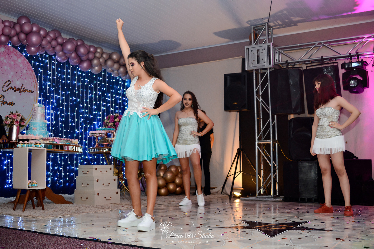 Aniversário - fotos 15 anos - fotos externas - fotos de aniversário - debutante - fotos de debutantes - fotos decoração de aniversário - vestidos de debutantes - fotos profissionais - Drica studio - Xinguara - Pará - menina mulher