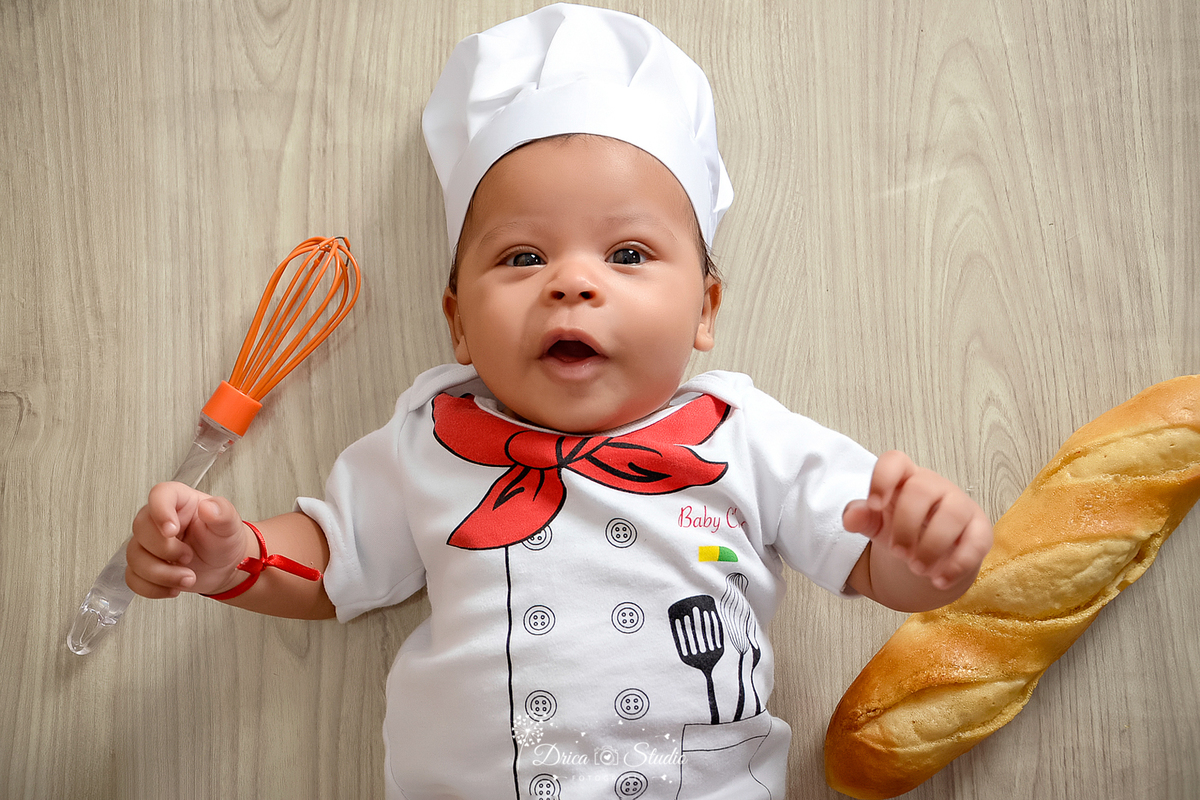 Fotos em estúdio - acompanhamento mensal - fotos infantis - fotos de cenários - fotos de acompanhamentos mensais - folia - diversão - mamãesdeplantão - dricastudio - cozinha - minichefinho - Xinguara - Pará - fotografia 