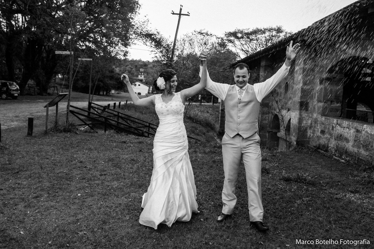 fim do ensaio e chuva de arroz momento registrado po  Marco Botelho Fotografo-SP