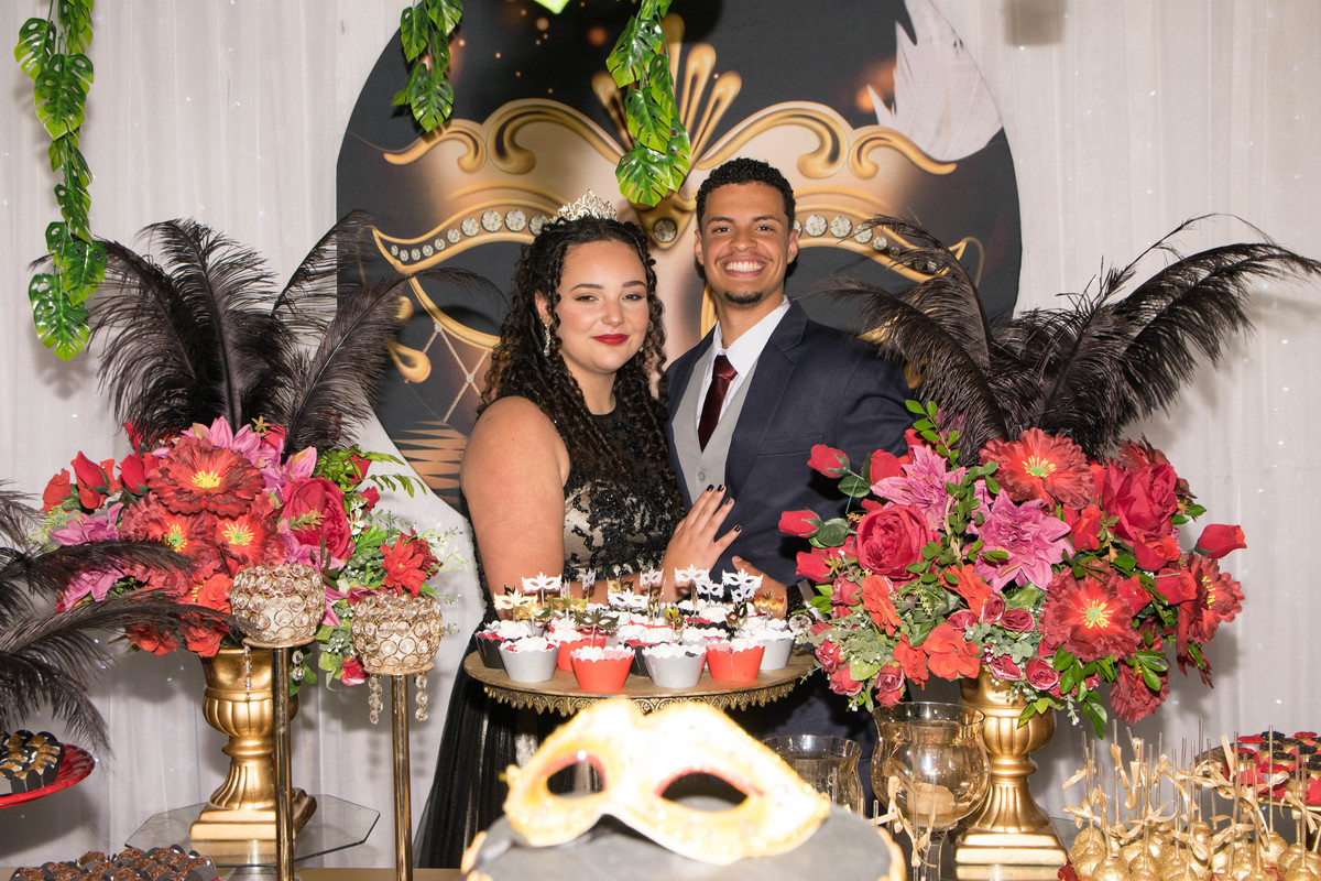 #mauricioborgesfotografia #festadexvanos #festademenina #festafeminina #petropolisrj #photography #mundodafotografia #sweetfifteen 
#photo #letsphoto #casaraoeventospetropolis 