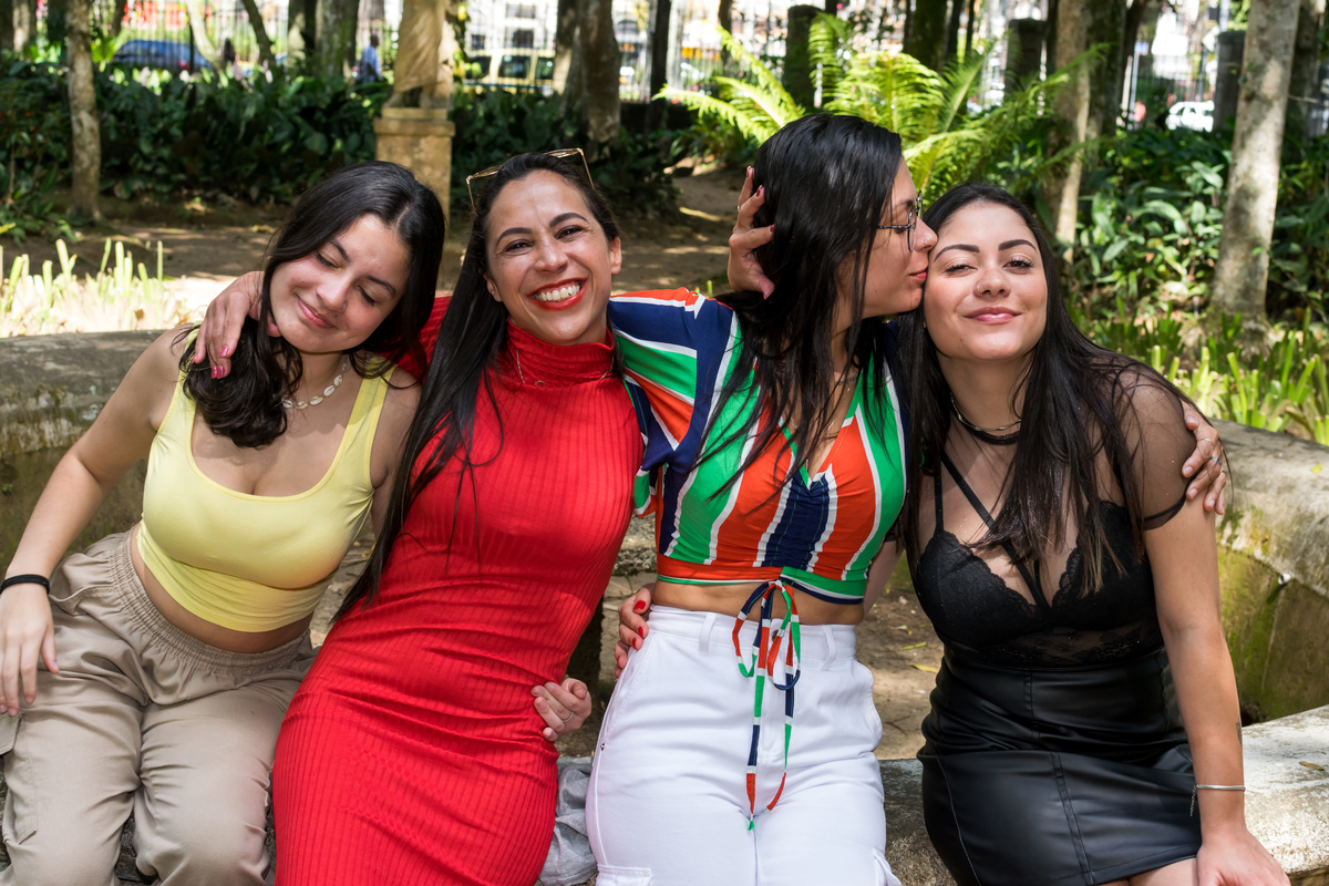 #ensaiofamiliar #ensaioexterno #museuimperial #ensaiodeirmãs #mauricioborgesfotografia #petropolis #cidadeimperial #museuimperial 