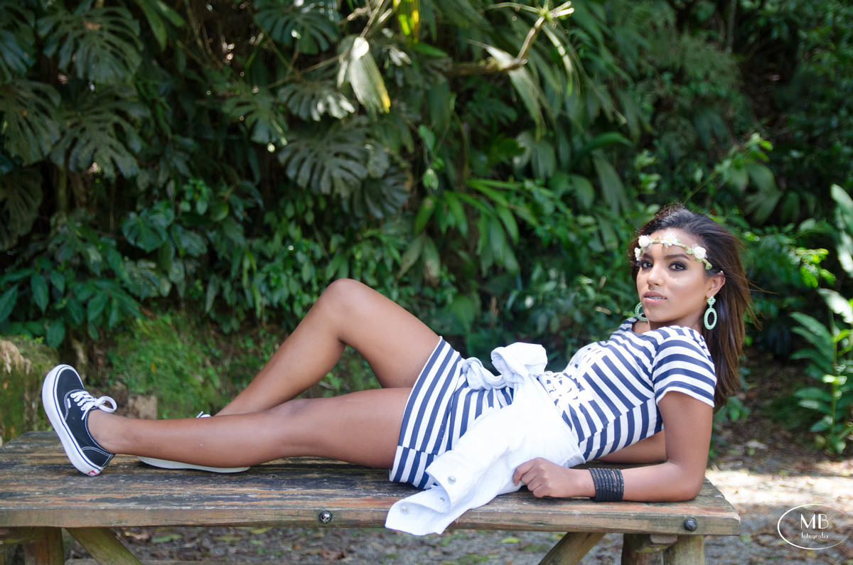 Parqueipirange-Petrópolis-ensaiofeminino-mauricioborgesfotografia-ensaioexterno-ensaiomenina-casaantiga-meninamorena-errejota-museuimperial-ruaipiranga