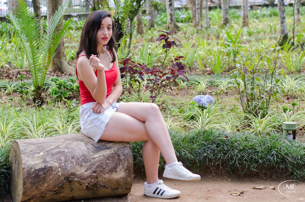 ensaiofeminino-ensiomenina-ensaioexternofeminino-museuimperialpetropolis-mauricioborgesfotografia-fotografia-photografy-nikon-fotosdeadolescente-