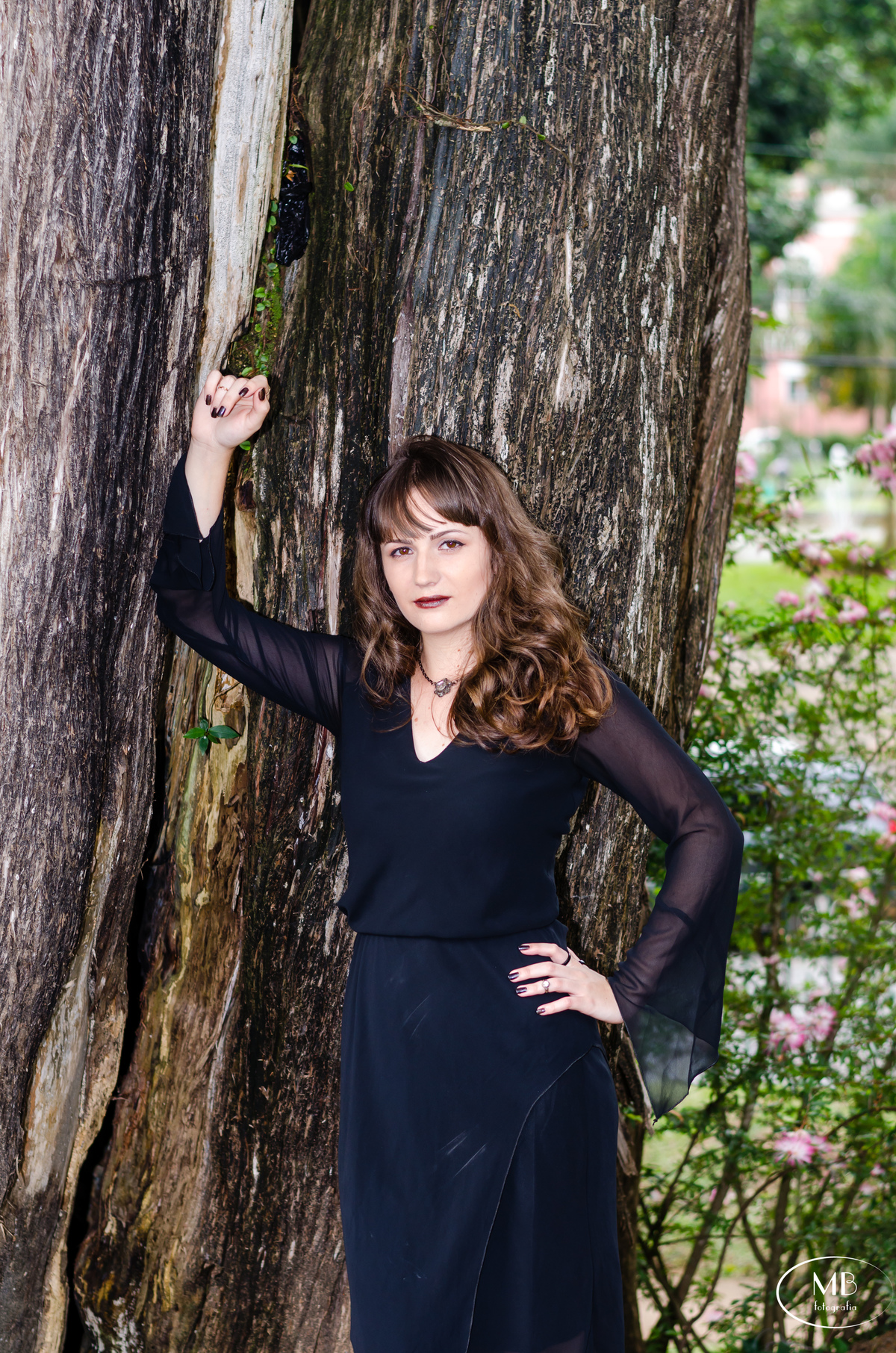 fotografiafeminina-ensaiofeminino-ensaioirmãs-ensaio-fotografiafeminina-photography-photos-photographerforrent-imagensexternas-mauricioborgesfotografia-petropolis-rj-museuimperialdepetropolis-jardins-casamento-noivado-formatura-festa-fotografiaexterna-