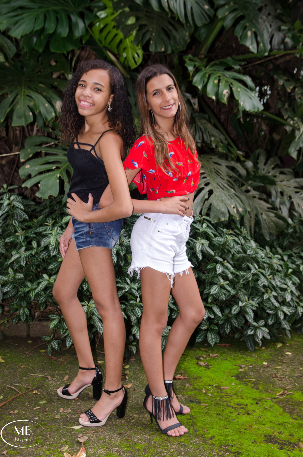 mauricioorgesfotografia-photography-photographerforrent-petropolis-rj-errejota-modelo-ensaioadolescente-ensaiofemininoexterno-bairroindependência-casacompiscina-meninasdebutantes-externo-externas-fotos-casamento-wedding-fotografodecasamento-