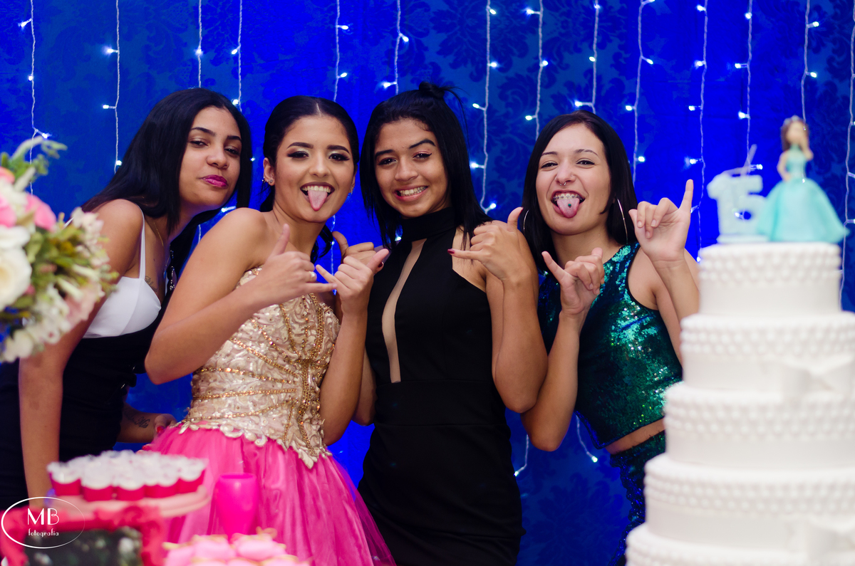 quinzaanos-debutante-festade15anos-paraisodasfestas-petropolis-rj-casamentonaserra-casamento-festademenina-photographerforrent-fotografoparaaluguel-mauricioborgesfotografia-fotografiaediversao-itaipava-regiaoserranadorio-karenvianna-aniversário-criança-