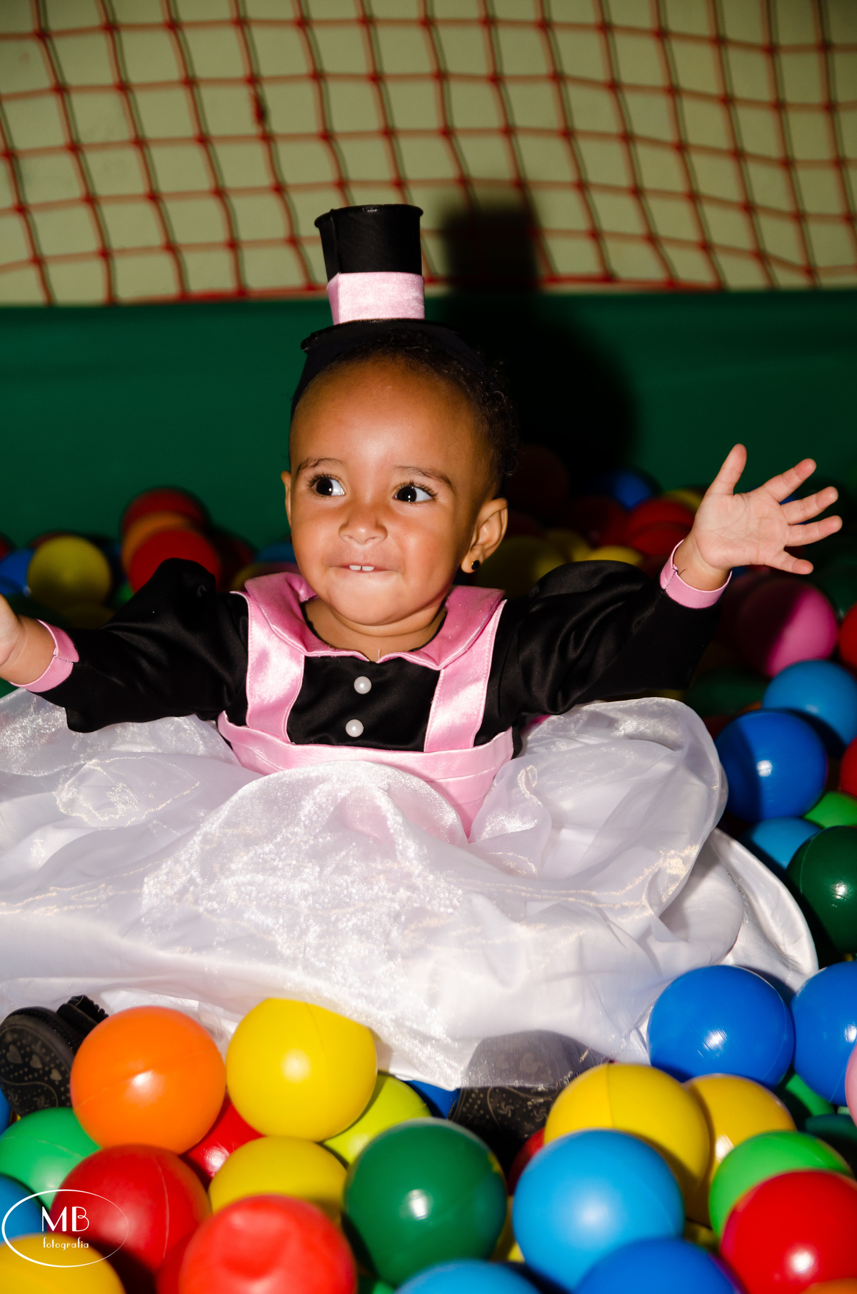 mauricioborgesfotografia-fotos-aniversariodecriança-festadecriança-umano-festademenina-itapava-casaraoeventos-fotografia-phographerforrent-fotografodealuguel-petropolis-cidadeimperial-mundobita-casamento-casorionaserra-festasempetropolis-petrocity