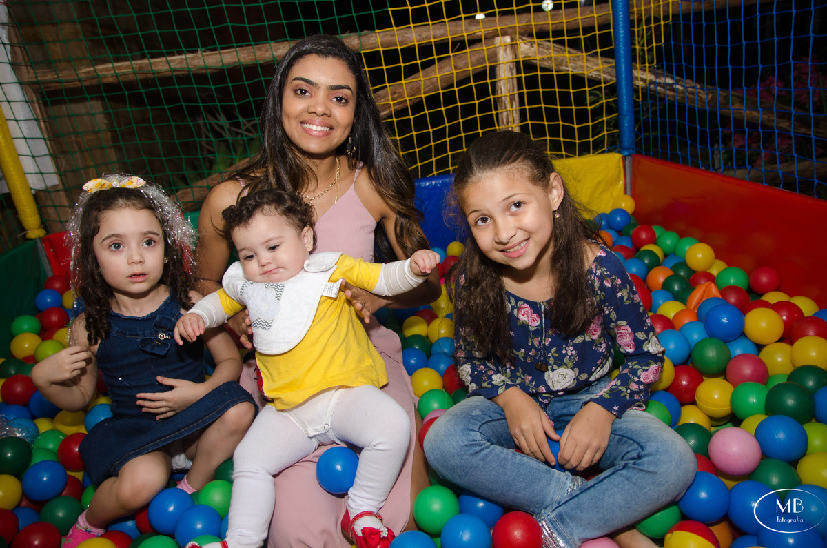 Aniversário de 1 ano da Júlia - 
www.mauricioborgesfotografia.com.br 