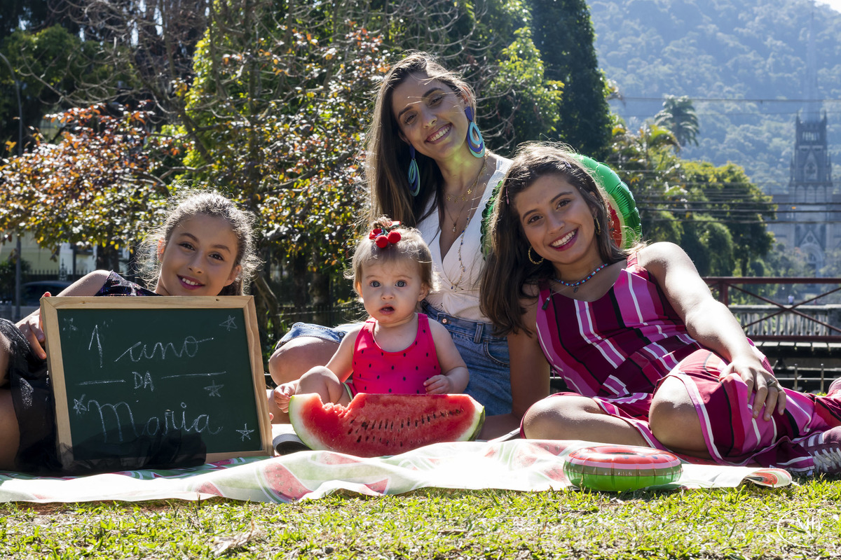 mauricioborgesfotografia-ensaioinfantil-ensaiofamília-petropolisrj-cidadeimperial-ensaios-crianças-bebês-ensaiomelância-photographerforrent  