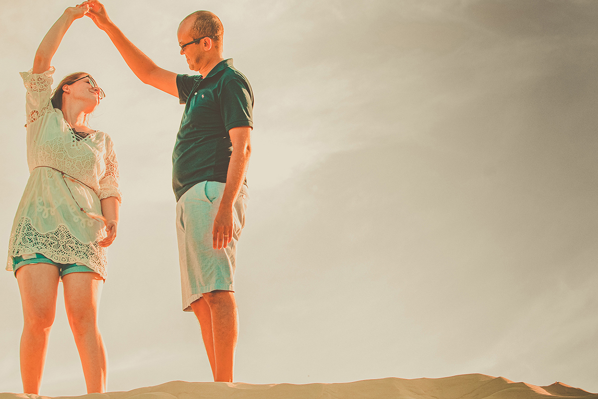 namorado girando a namorada