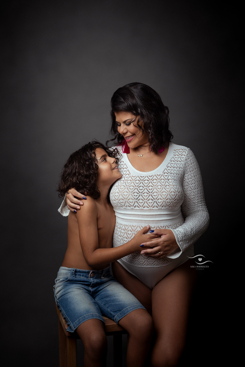 ensaio gestante, estúdio fotográfico em guarulhos, kika rodrigues, barriga, cinza, clássico, luxo, boho, macrame, croche, bebê barriga, marrom, preto