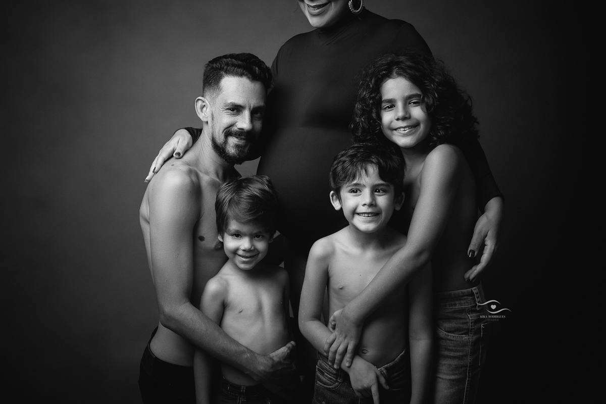 ensaio gestante, estúdio fotográfico em guarulhos, kika rodrigues, barriga, cinza, clássico, luxo, boho, macrame, croche, bebê barriga, marrom, preto