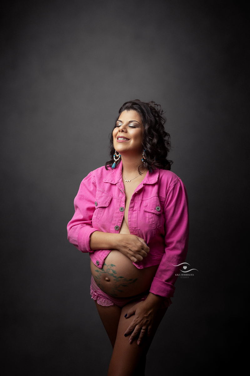 ensaio gestante, estúdio fotográfico em guarulhos, kika rodrigues, barriga, cinza, clássico, luxo, boho, macrame, croche, bebê barriga, marrom, preto