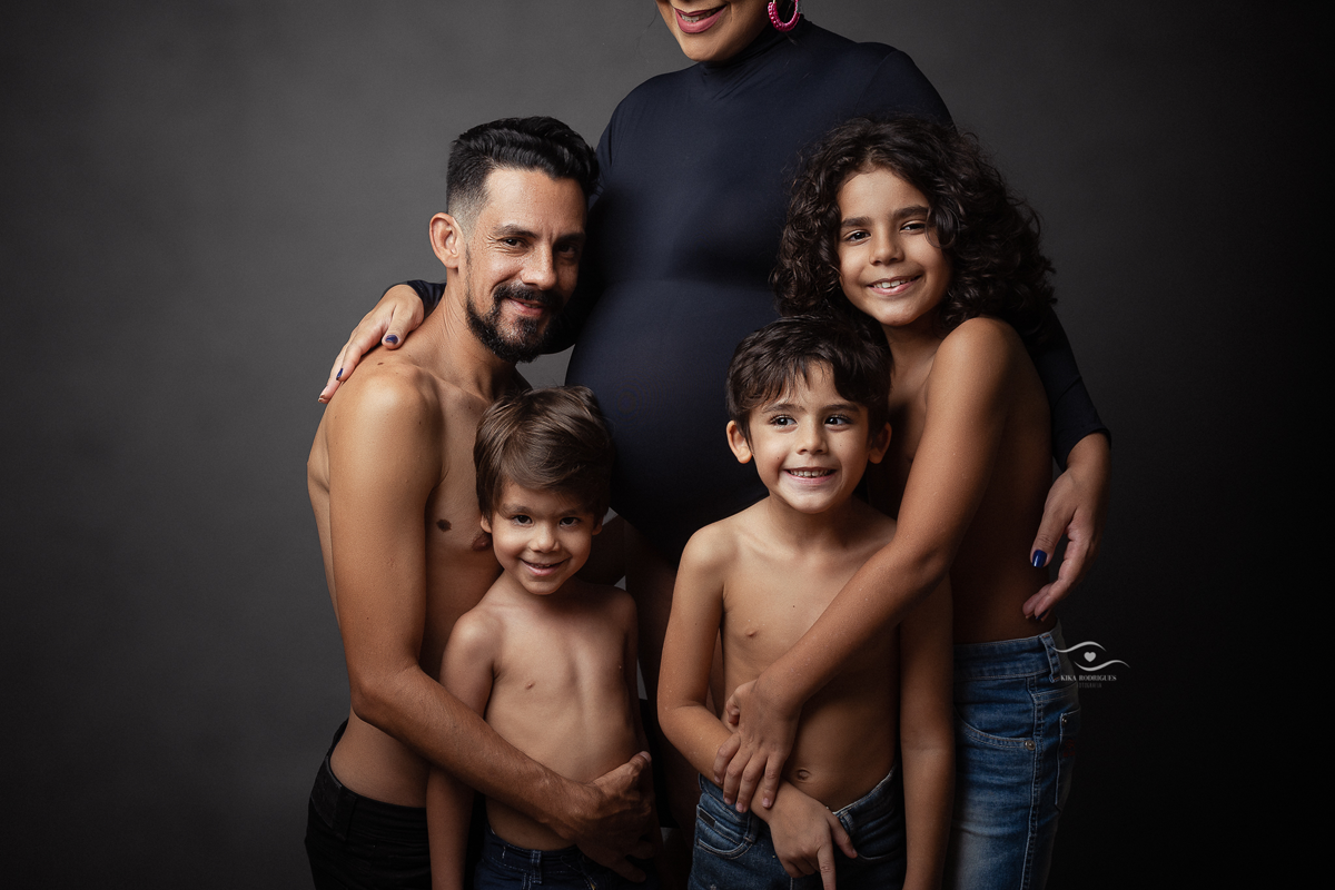 ensaio gestante, estúdio fotográfico em guarulhos, kika rodrigues, barriga, cinza, clássico, luxo, boho, macrame, croche, bebê barriga, marrom, preto