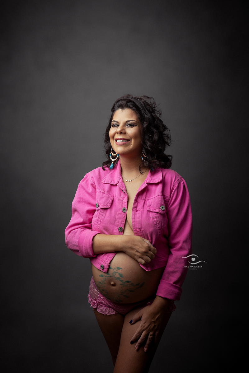 ensaio gestante, estúdio fotográfico em guarulhos, kika rodrigues, barriga, cinza, clássico, luxo, boho, macrame, croche, bebê barriga, marrom, preto