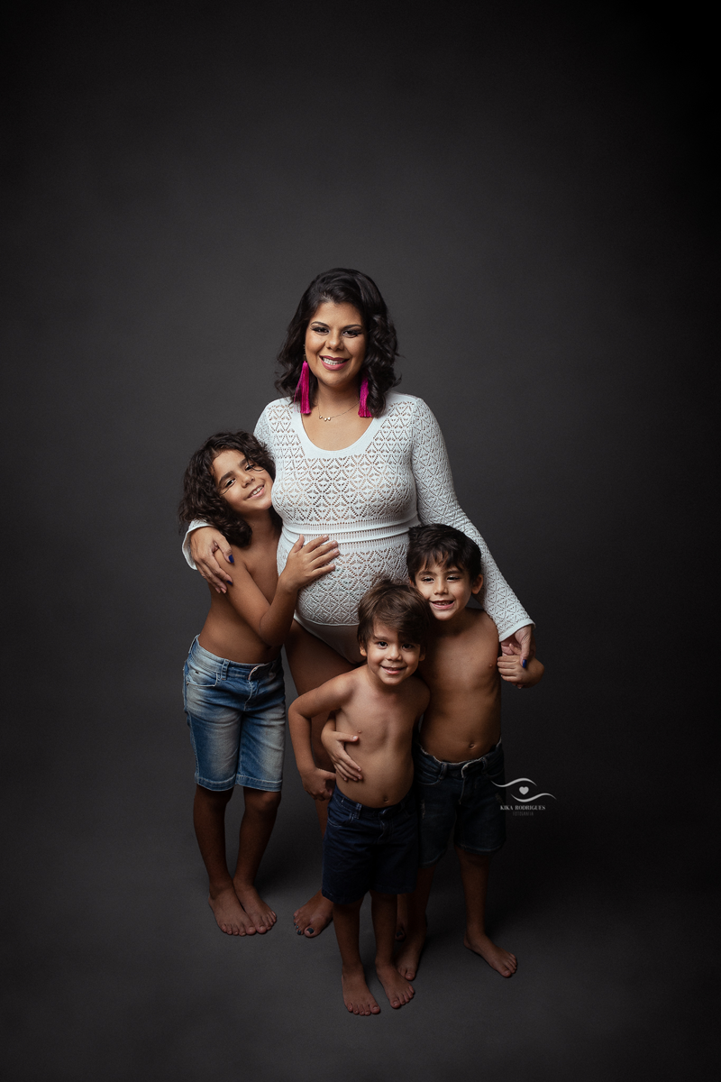 ensaio gestante, estúdio fotográfico em guarulhos, kika rodrigues, barriga, cinza, clássico, luxo, boho, macrame, croche, bebê barriga, marrom, preto
