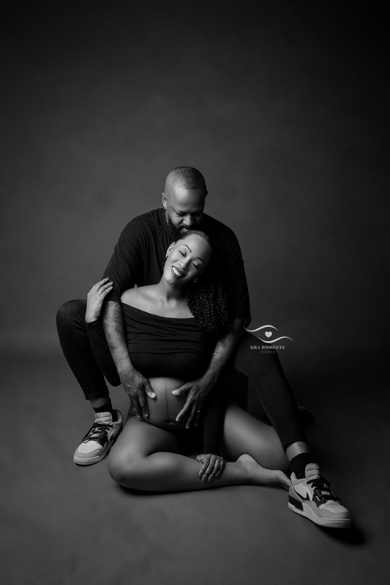 ensaio gestante, estúdio fotográfico em guarulhos, kika rodrigues, barriga, cinza, clássico, luxo, boho, macrame, croche, bebê barriga, marrom, preto