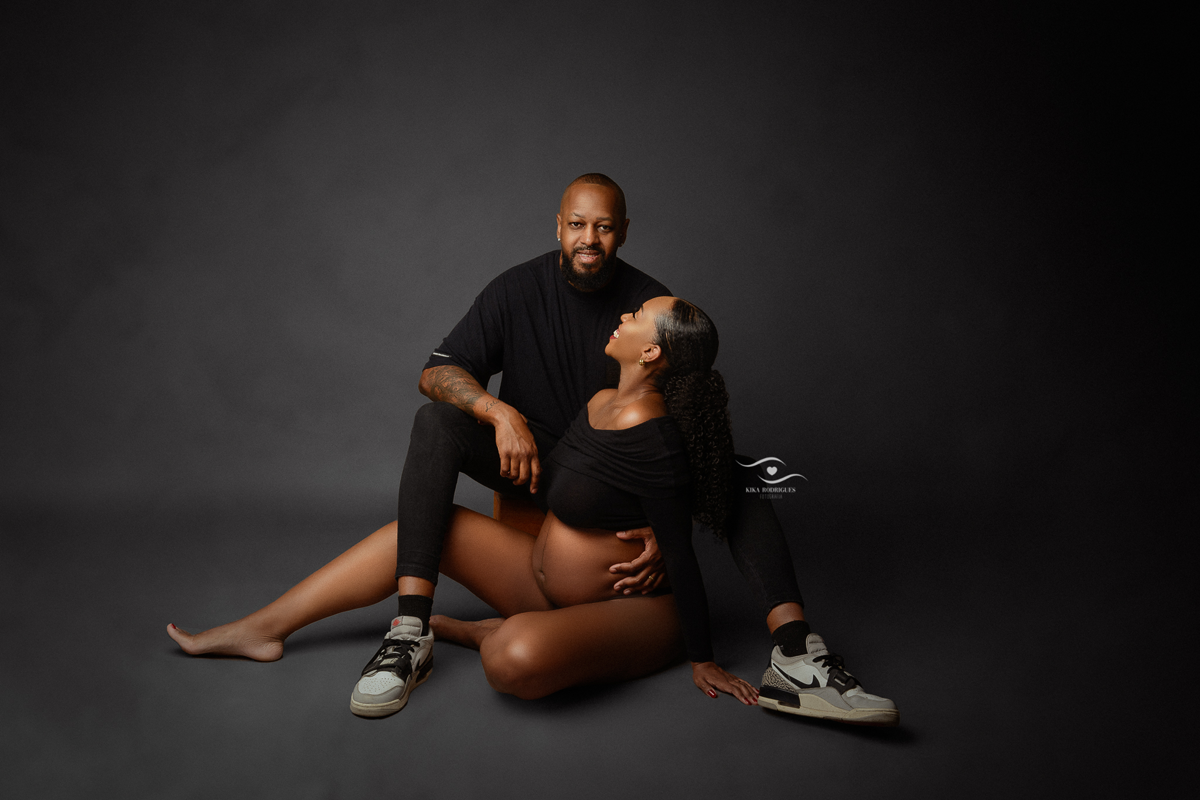 ensaio gestante, estúdio fotográfico em guarulhos, kika rodrigues, barriga, cinza, clássico, luxo, boho, macrame, croche, bebê barriga, marrom, preto