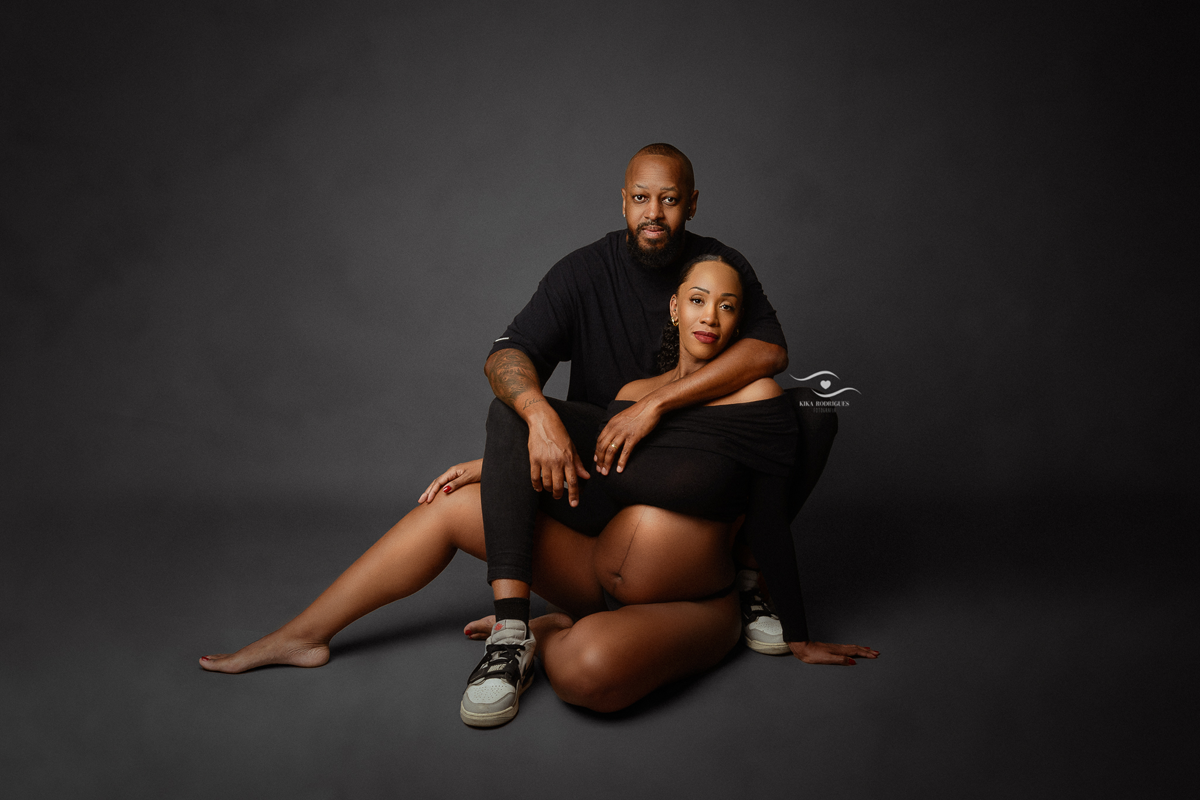 ensaio gestante, estúdio fotográfico em guarulhos, kika rodrigues, barriga, cinza, clássico, luxo, boho, macrame, croche, bebê barriga, marrom, preto