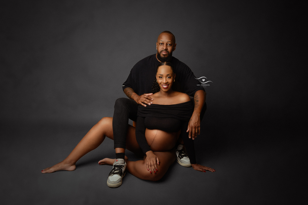 ensaio gestante, estúdio fotográfico em guarulhos, kika rodrigues, barriga, cinza, clássico, luxo, boho, macrame, croche, bebê barriga, marrom, preto