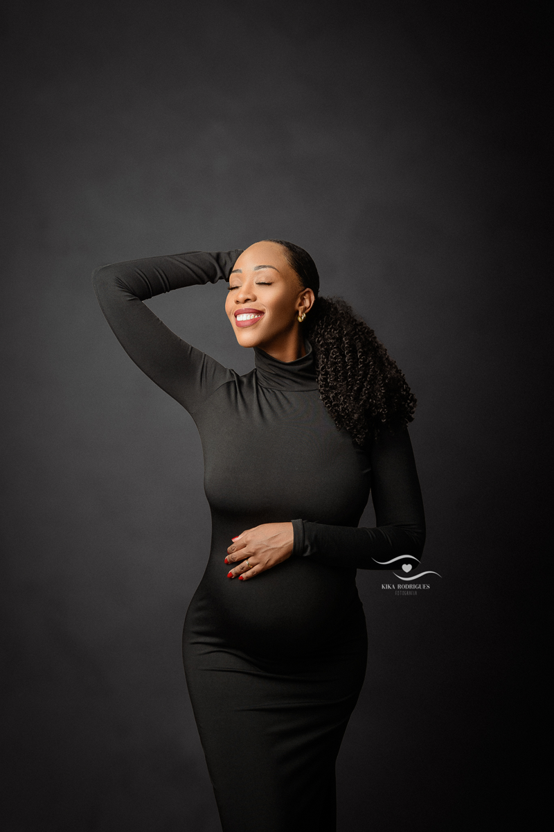 ensaio gestante, estúdio fotográfico em guarulhos, kika rodrigues, barriga, cinza, clássico, luxo, boho, macrame, croche, bebê barriga, marrom, preto