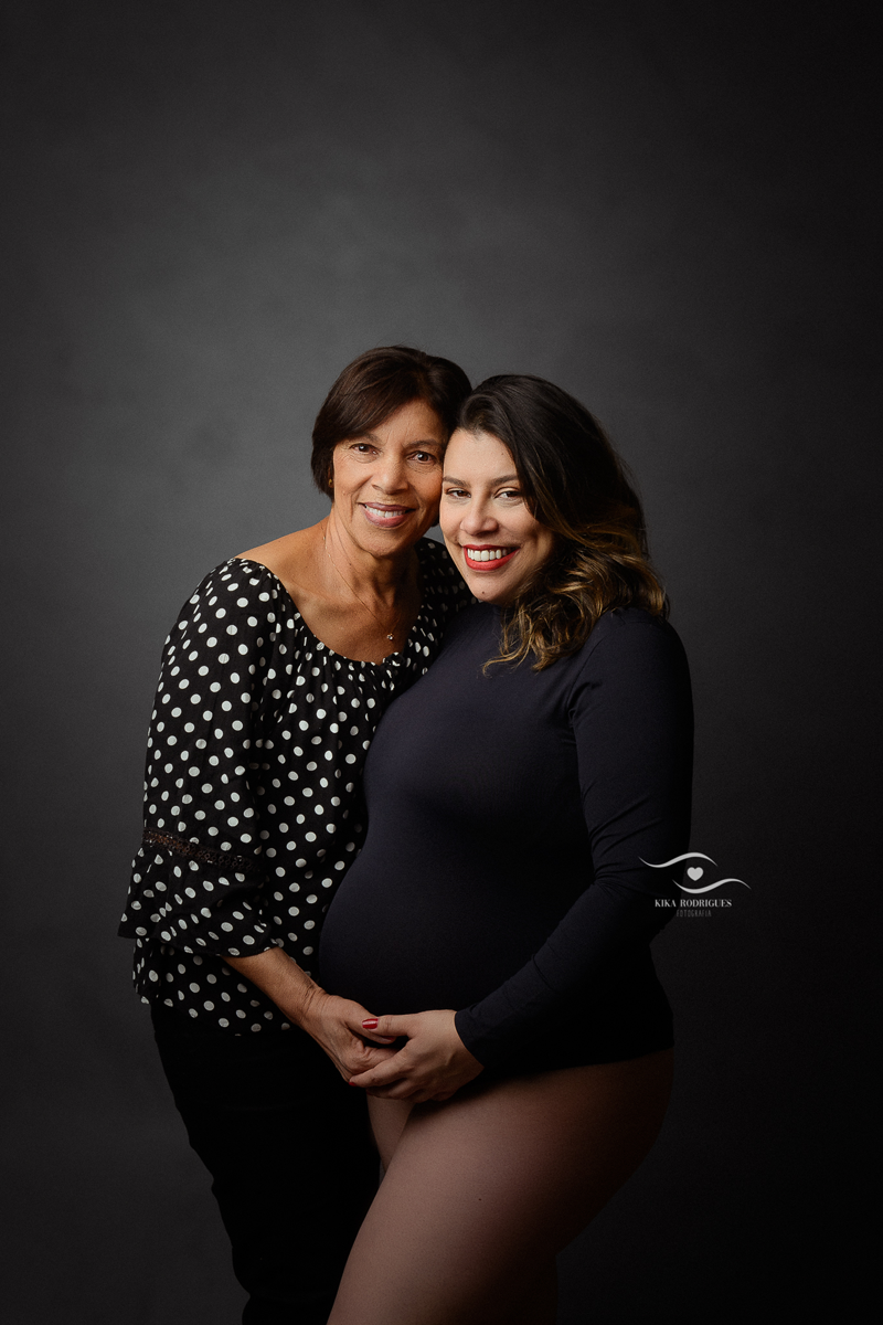 ensaio gestante, estúdio fotográfico em guarulhos, kika rodrigues, barriga, cinza, clássico, luxo, boho, macrame, croche, bebê barriga, marrom, preto
