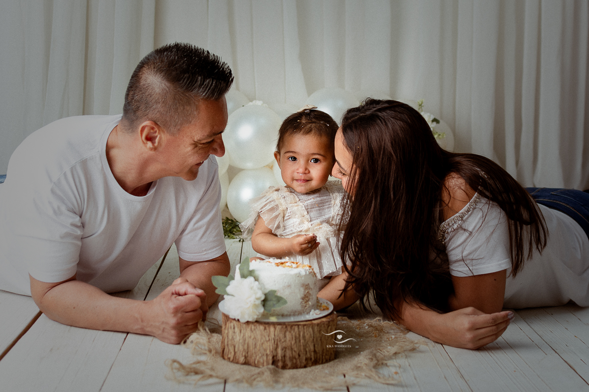 Cake Smash, smash the cake, Boho, Kika Rodrigues, Guarulhos, floral, terracota, branco, verde, folhas, crochê, macrame, artesanal, marrom, madeira, luxo, exclusivo, clean