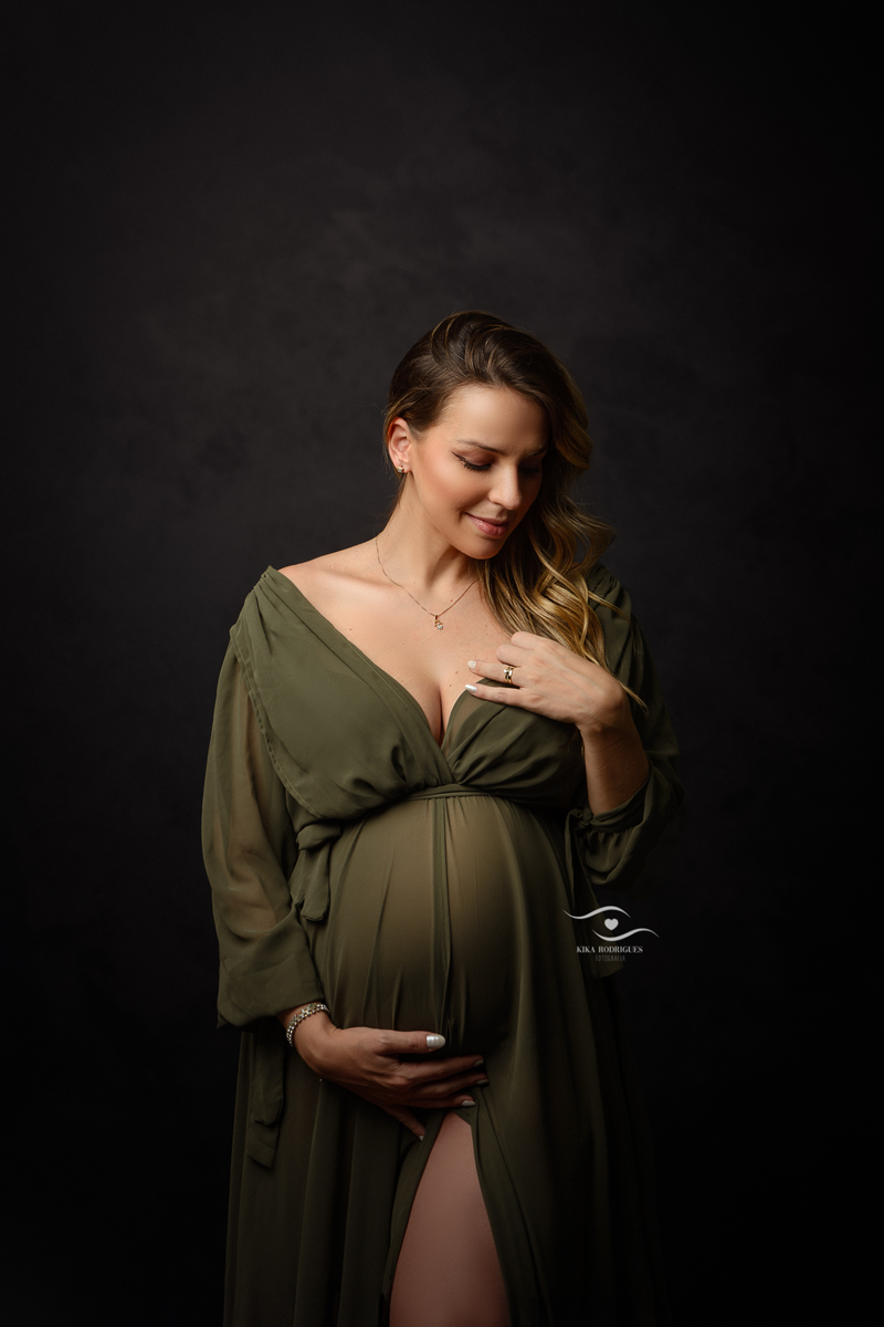 kikarodrigues-guarulhos-ensaio-gestante-gravida-estudio-marrom-classico-boho-luxo-elegante-cinza-preto-branco-mulher-maternidade