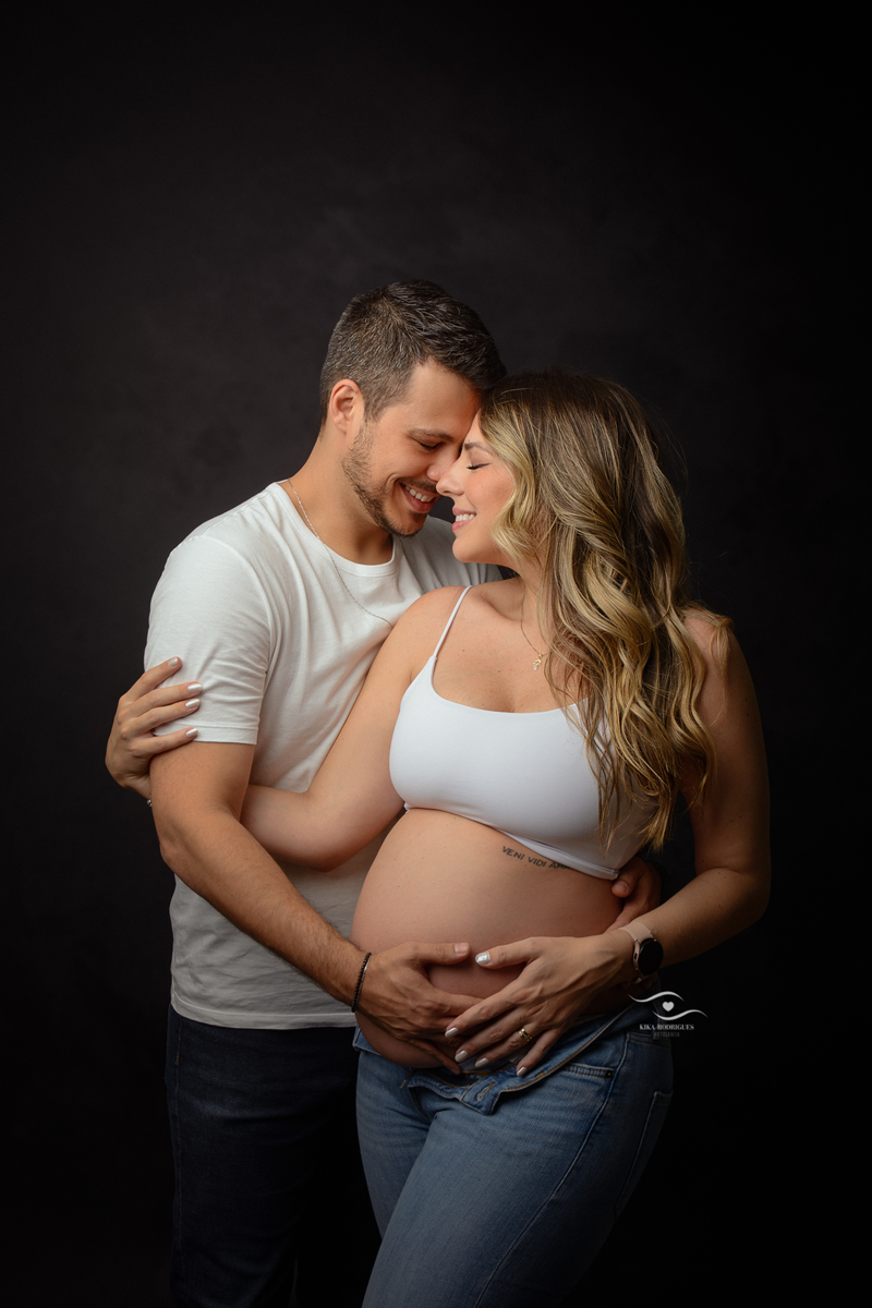 kikarodrigues-guarulhos-ensaio-gestante-gravida-estudio-marrom-classico-boho-luxo-elegante-cinza-preto-branco-mulher-maternidade
