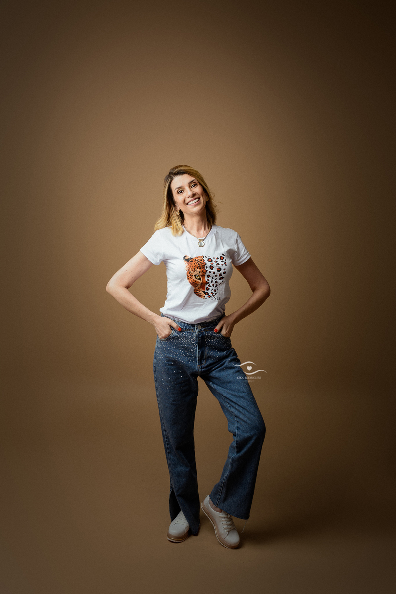 kikarodrigues-guarulhos-ensaio-feminino-mulher-sensual-casual-despojado-descontraido-leve-estudio-marrom-classico-boho-luxo-elegante-cinza-preto-branco