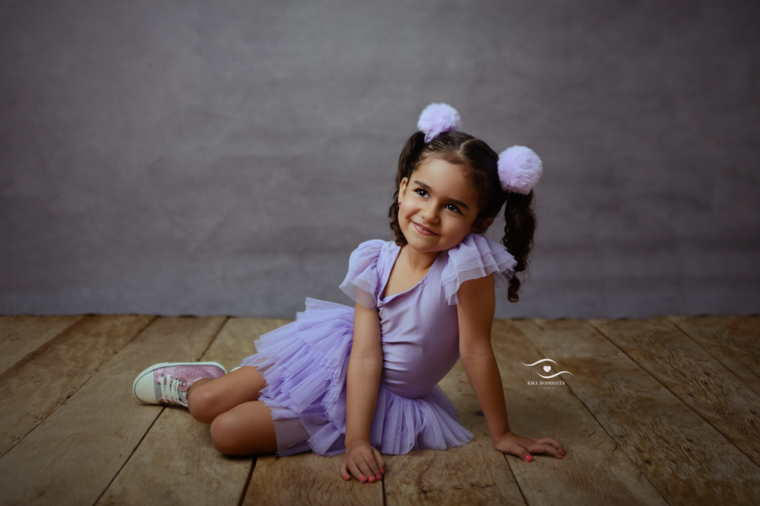kika-rodrigues-ensaio-infantil-guarulhos-estudio-minimalista-elegante-diferente-luxo-artesanal-croche-macrame-roxo
