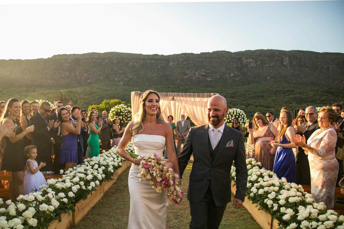casamento tiradentes minas gerais, com vestido de noiva lindo pousada brisa da serra, com juliano lemes fotografo de casamento de varginha, com book de casamento e casamento2017
