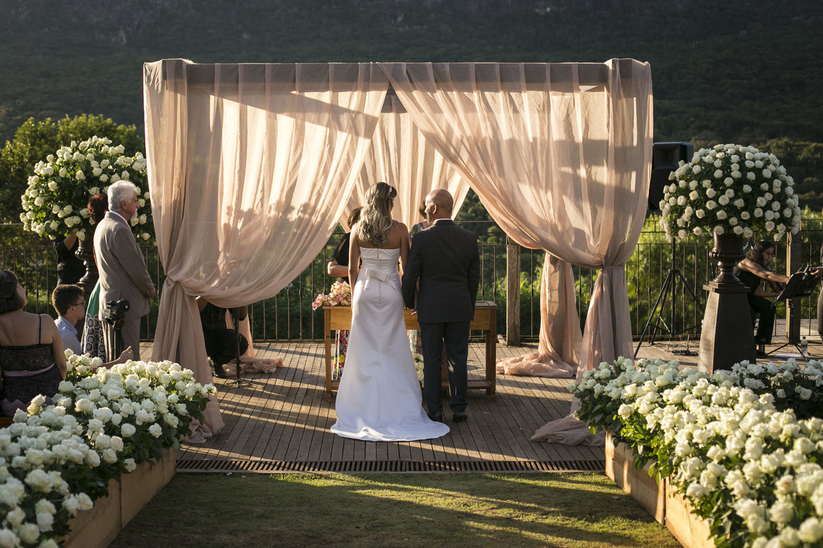 casamento tiradentes minas gerais, com vestido de noiva lindo pousada brisa da serra, com juliano lemes fotografo de casamento de varginha, com book de casamento e casamento2017