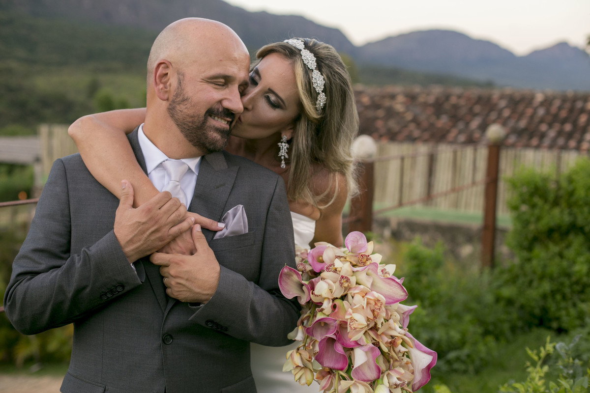 casamento tiradentes minas gerais, com vestido de noiva lindo pousada brisa da serra, com juliano lemes fotografo de casamento de varginha, com book de casamento e casamento2017