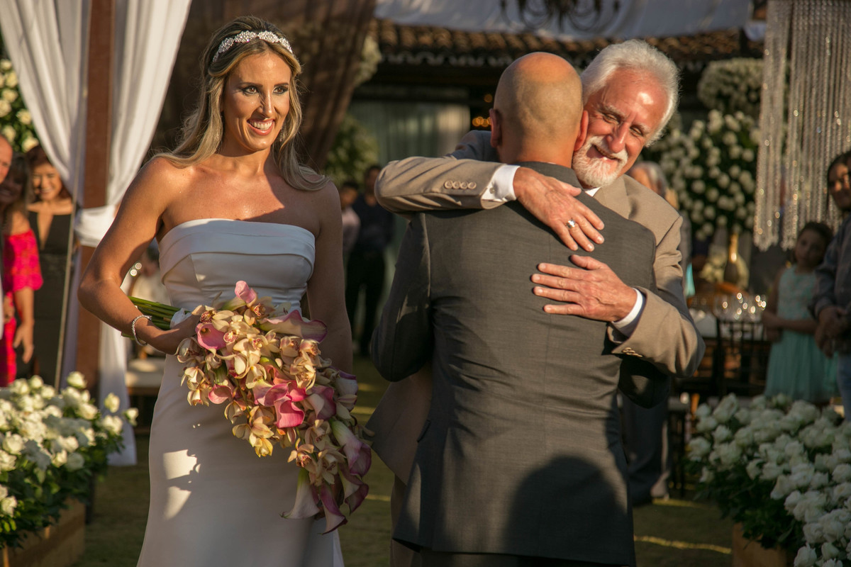 casamento tiradentes minas gerais, com vestido de noiva lindo pousada brisa da serra, com juliano lemes fotografo de casamento de varginha, com book de casamento e casamento2017