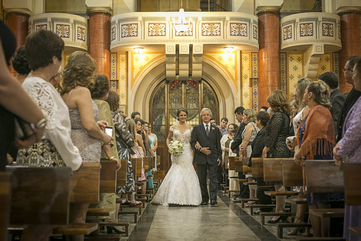 casamento em sao sebastiao do paraíso, fotos juliano lemes, fotografo de casamento varginha, noiva  e vestido de noiva e um book de casal, sapato de noiva, fotografo de minas gerais
